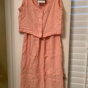 New 2 piece peach cotton skirt and vest . Skirt is ankle length on a 5’3”person.